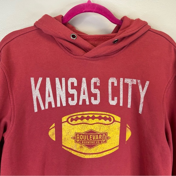Camp David Red Hoodie Kansas City Boulevard Brewing Co. S Local Beer Football - Picture 3 of 10